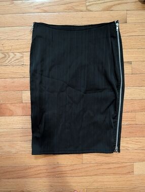 Switchblade stiletto zipper skirt